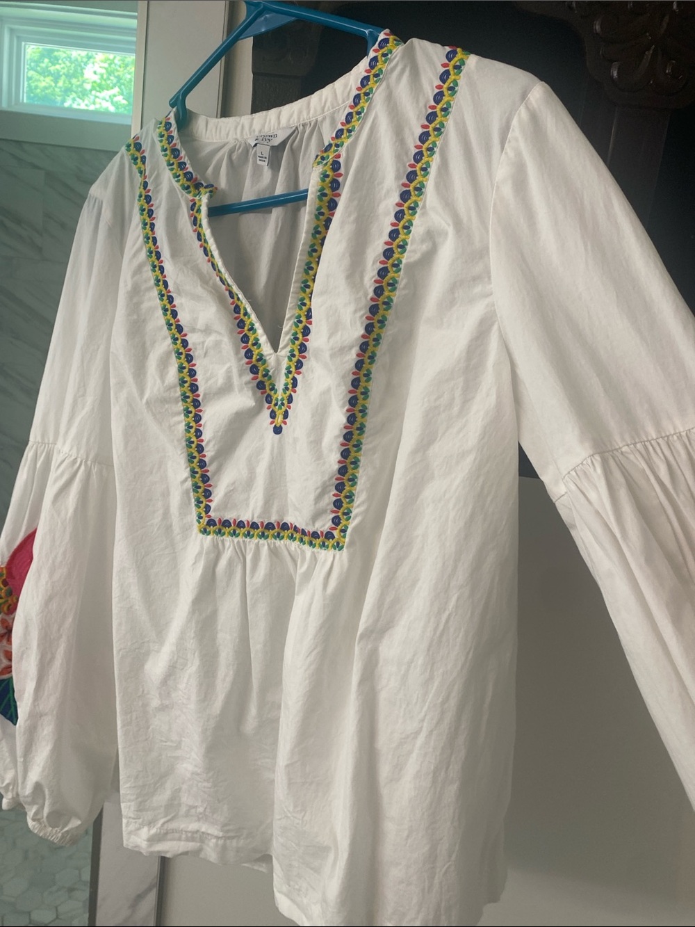 crown & ivy White Boho Peasant Top with Colorful Embroidery - Picture 5 of 5